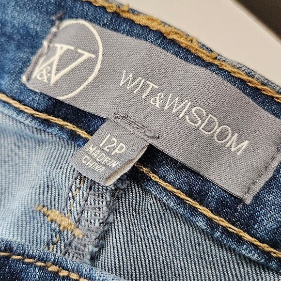 Wit & Wisdom 12P Ankle Length Frayed Hem Jeans Mid Rise Medium Wash Fading - Picture 6 of 13